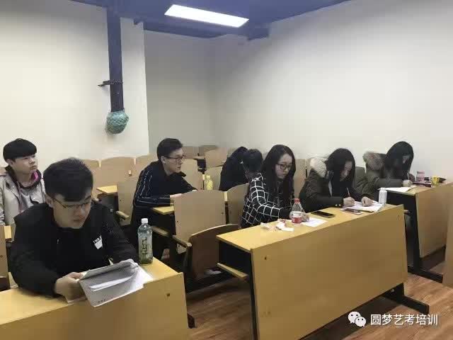 圆梦中传复试专项班火热进行中,三届中传播音状元的恩师岳峰老师亲自