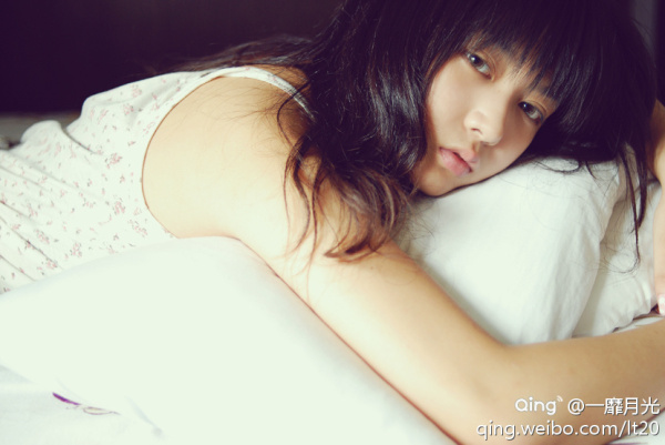 《颈椎你好》012期:8招治好颈椎病 枕头牵引+颈肌锻炼是关键