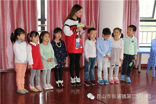 昆山电视台“七彩阳光”栏目走进张浦二幼-幼师课件网第2张图片