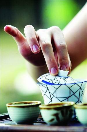 乌龙茶冲泡——“三才杯”泡法