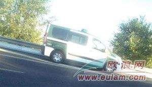 西班牙侨胞驾车进货 在公路上遭警察勒索