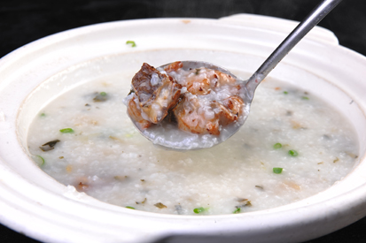 砂锅菜干猪骨粥