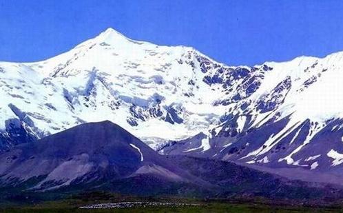 青海阿尼玛卿大雪山青海长江源头格拉丹东雪山