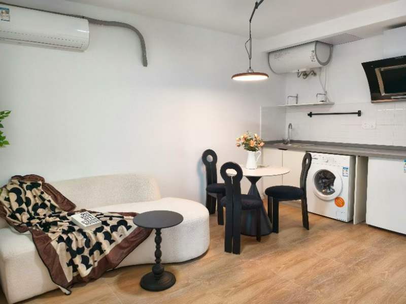 长宁区 长芝大厦 1BR Shanghai Rental | ExpatHome