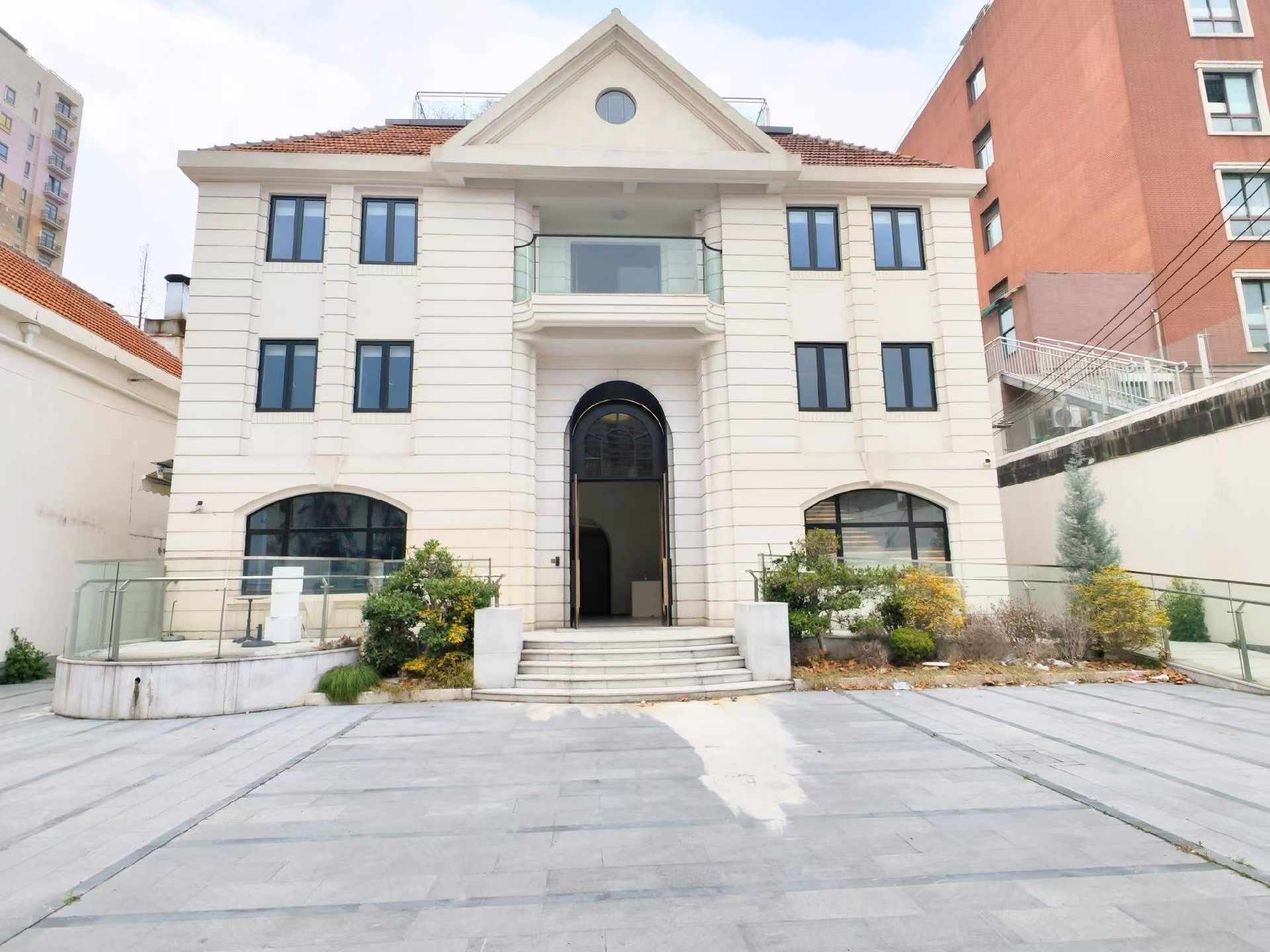 徐汇区 中路沿街独栋花园 BR Shanghai Rental | ExpatHome